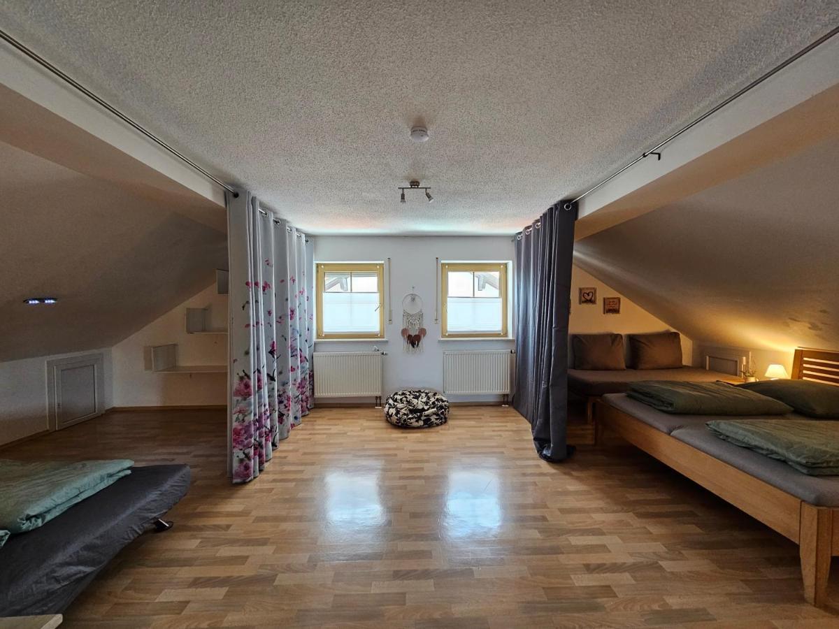 Ferienwohnung Naehe Chiemsee Unterneukirchen エクステリア 写真